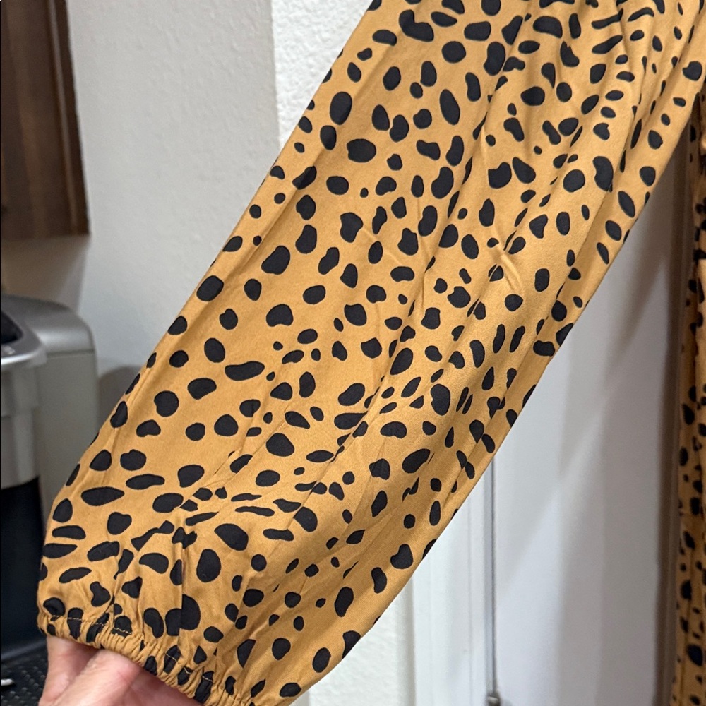Crown & Ivy Brown Leopard Long Sleeve Dress - Picture 4 of 7